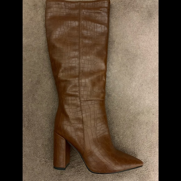 NEW CRANBERRY CROC KNEE HIGH BOOTS - Picture 16 of 16